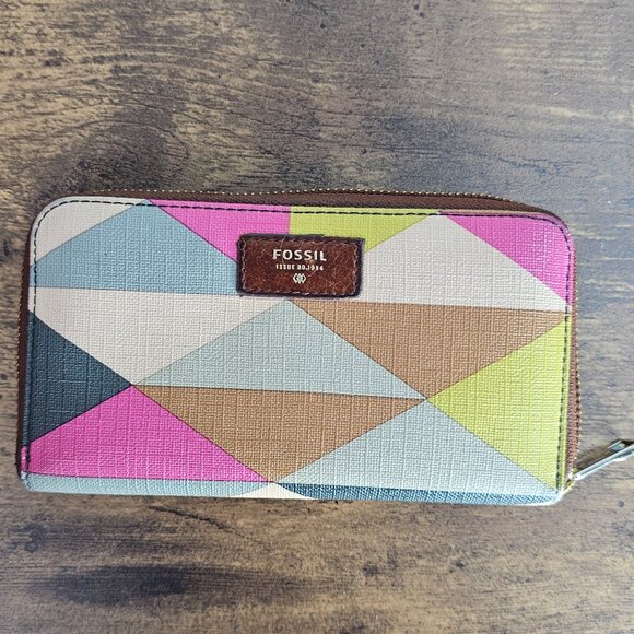 Fossil Zip Wallet Clutch - Colorblock Geometric Pattern - Picture 1 of 11